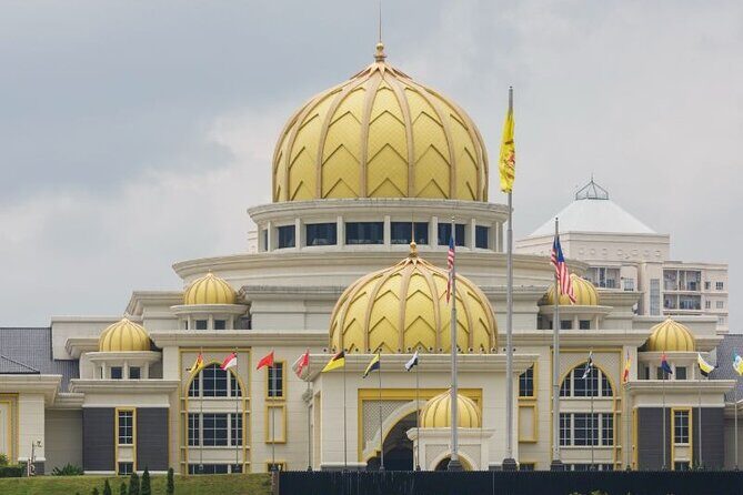Kuala Lumpur Full Day Private Tour with 24 spots Of Wonders - Royal Selangor Visitor Centre: Where Malaysia’s Tin Story Shows Up