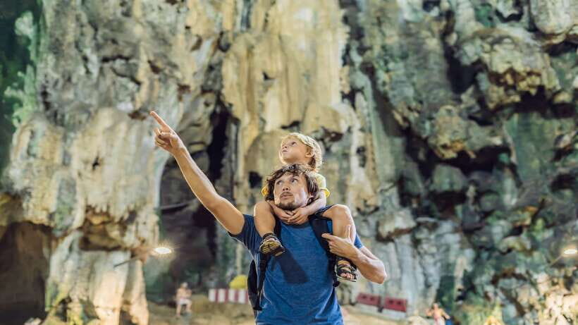 Kuala Lumpur Full-Day Sightseeing Tour with Batu Caves - Central Market and batik: where shopping can replace some sightseeing