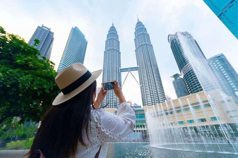 Kuala Lumpur Full-Day Sightseeing Tour with Batu Caves - How the day runs: hotel pickup, air-conditioned transport, and real time for pictures