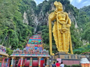 Kuala Lumpur: Genting Highlands & Batu Caves Day Trip - Getting There: Pickup From Berjaya Times Square and How the Timing Works