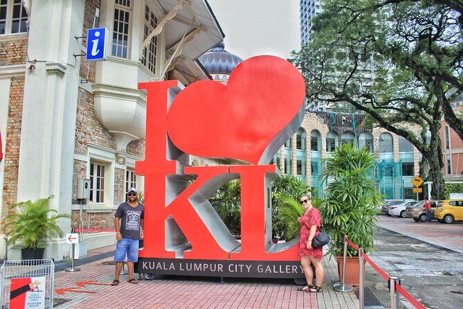 Kuala Lumpur Grand Full Day Guided Tour with 25 Attractions (SIC) - Batu Caves Temple: The Hike and the Temple Rules