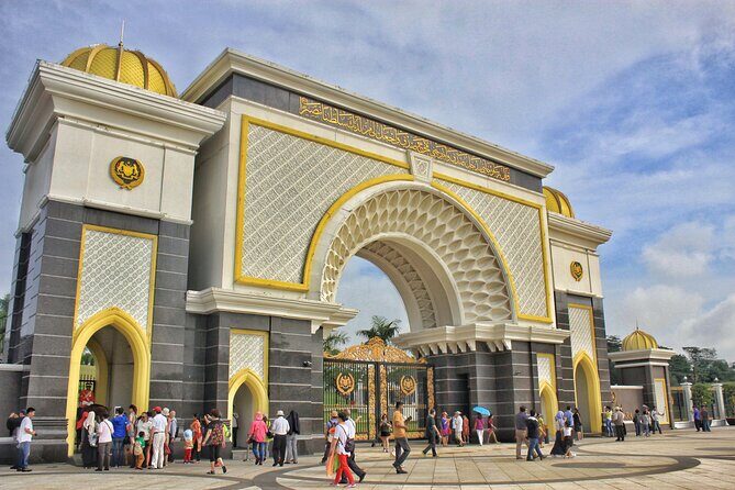 Kuala Lumpur Grand Full Day Guided Tour with 25 Attractions (SIC) - Meet the Day: Pickup Window and How the Timing Works
