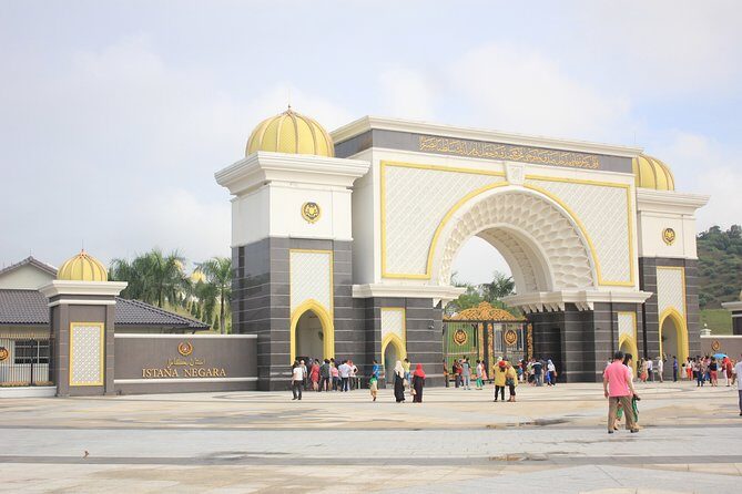 Kuala Lumpur Half Day Guided City Tour (SIC/Shared Tour) - River of Life and Cocoa Boutique: the in-between moments