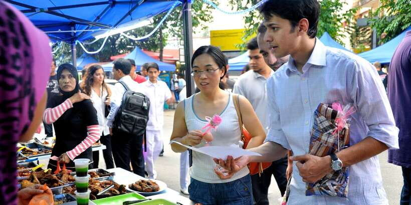 Kuala Lumpur: Half Day Local Food Walking Tour - Jalan Masjid India: the spice-sharp street food break