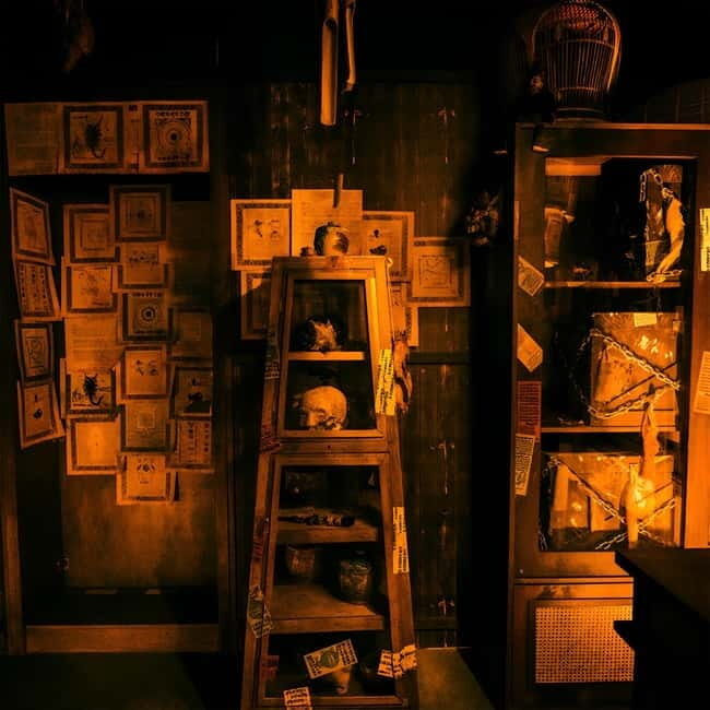 Kuala Lumpur: Hauntu The Linc Admission Ticket - The scares: corridors, eerie rooms, and realistic props