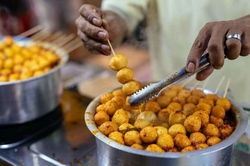 Kuala Lumpur: Local Street Food Night Tour - How the tour flows: timing, walking, and what “5 tastings” means