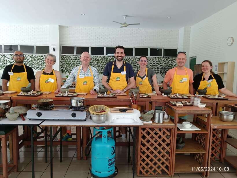 Kuala Lumpur: Malaysian Cooking Class with Market Tour - From Market to LaZat: Why the Transfer and Equipment Matter