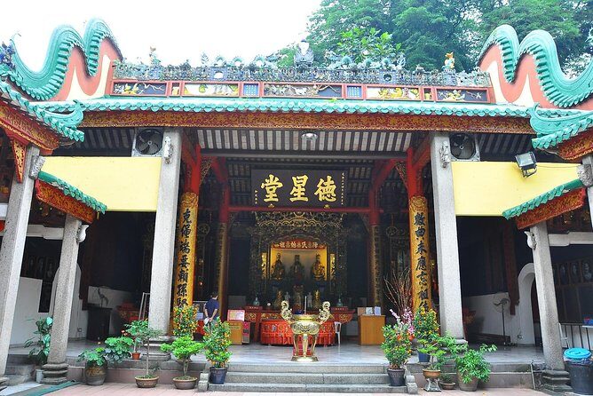 Kuala Lumpur Night Tour - Sri Mahamariamman Temple and Thean Hou Temple: Two Faiths, One Night Walk