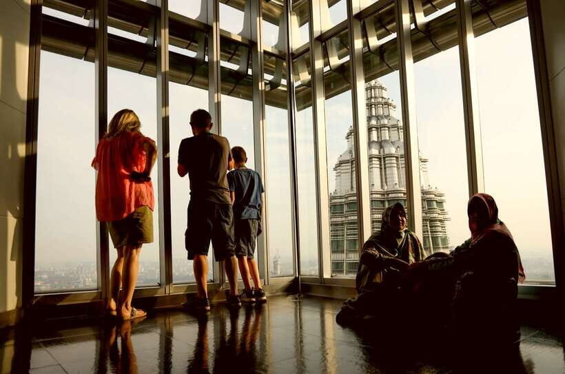 Kuala Lumpur Petronas Towers e-Tickets - Communication and Support: What the “Host or Greeter” Actually Means