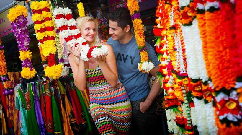 Kuala Lumpur: Private Batu Cave, National Mosque Tour, Lunch - Lunch in Little India: where the day turns practical and tasty