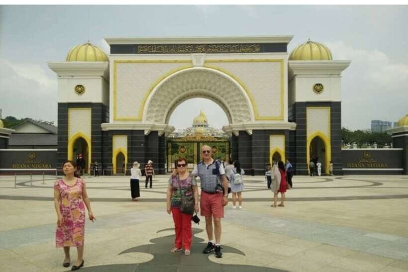 Kuala Lumpur: Private custom walking tour with a local guide - How the private Kuala Lumpur walking tour actually plays out