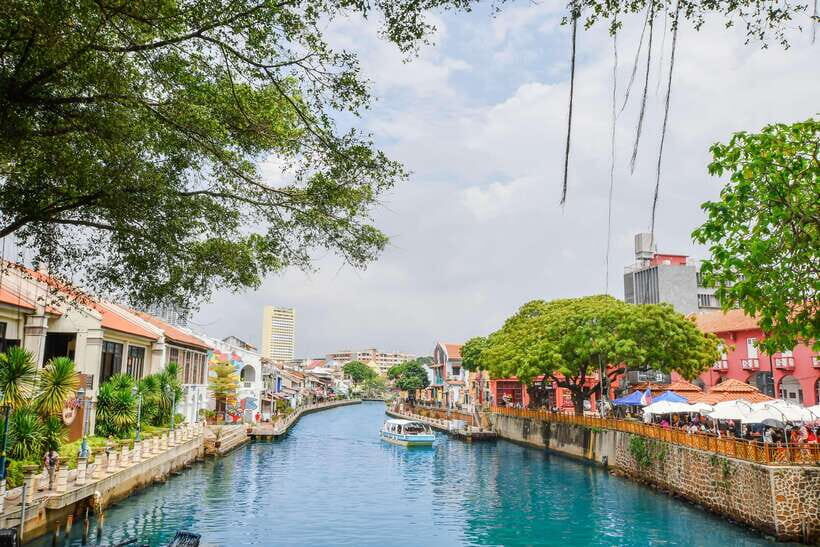 Kuala Lumpur: Private Malacca Night Tour w/Cruise & Trishaw - Why Malacca at night is different from daytime strolls
