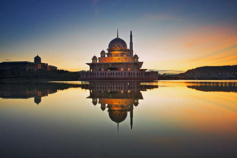 Kuala Lumpur, Putrajaya & Batu Caves Tour - Picking your day: how the timing feels in an 8-hour format