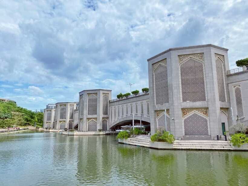 Kuala Lumpur: Putrajaya Tour Half Day Tour [Shared/Private] - Should You Book This Half-Day Putrajaya Tour?