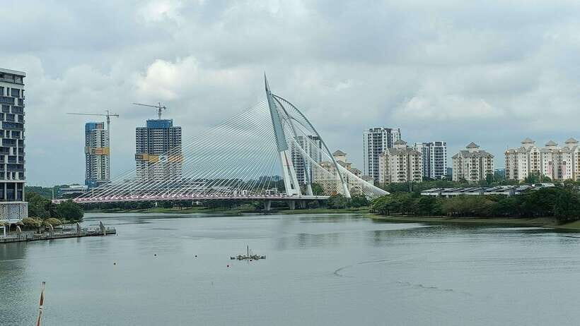 Kuala Lumpur: Putrajaya Tour with Hotel Pickup - Why Putrajaya Works on a Half-Day Trip
