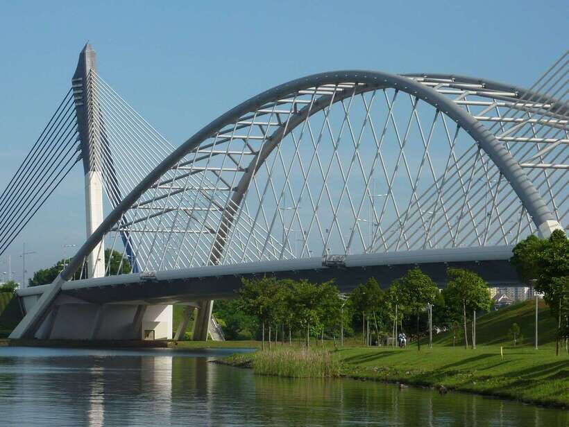 Kuala Lumpur: Putrajaya Tour with Traditional Boat Cruise - Pacing and Timing: How 210 Minutes Actually Feels