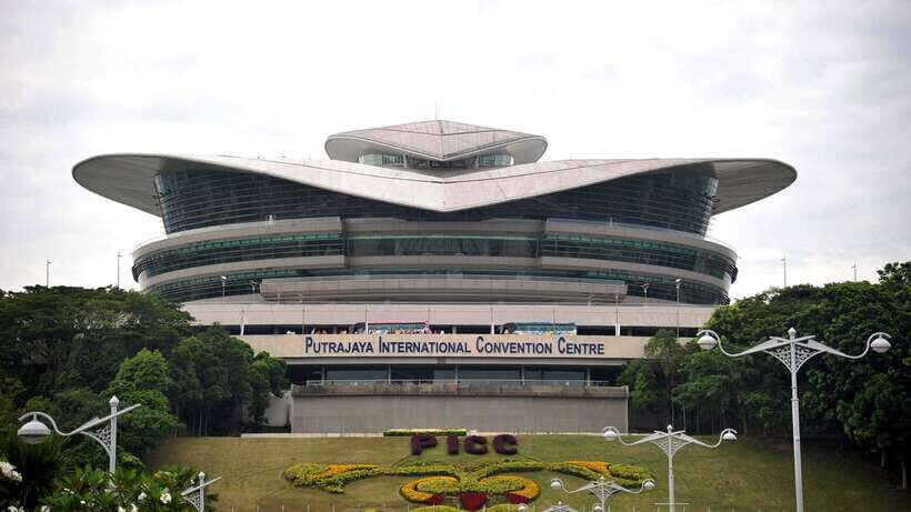 Kuala Lumpur: Putrajaya Tour with Traditional Boat Cruise - Should You Book This Putrajaya Tour With Boat Cruise?