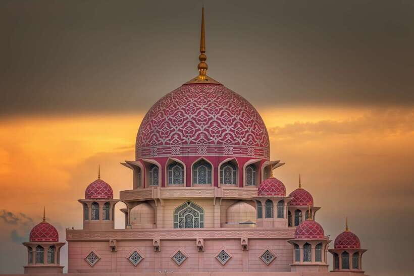 Kuala Lumpur: Putrajaya Tour with Traditional Boat Cruise - FAQ