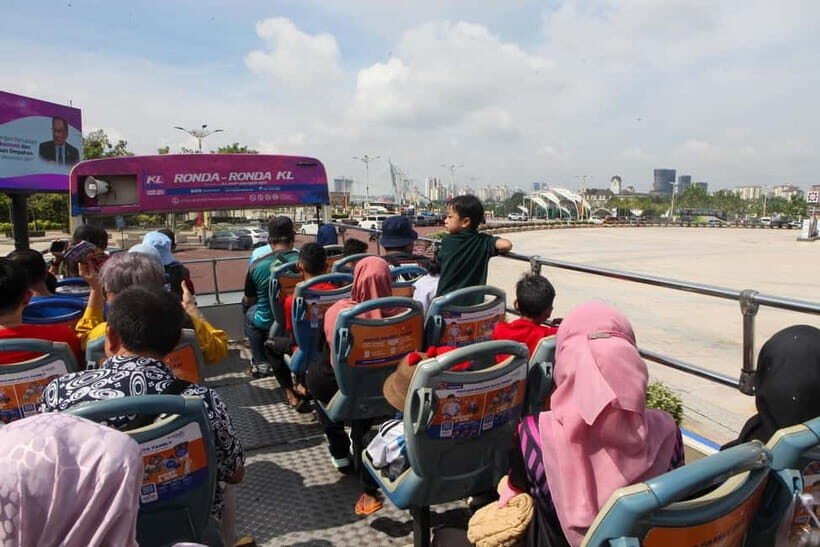 Kuala Lumpur: Ronda Hop-On Hop-Off City Sightseeing Bus Pass - City Route: KLCC, KL Tower, Bukit Bintang, and the big skyline angles