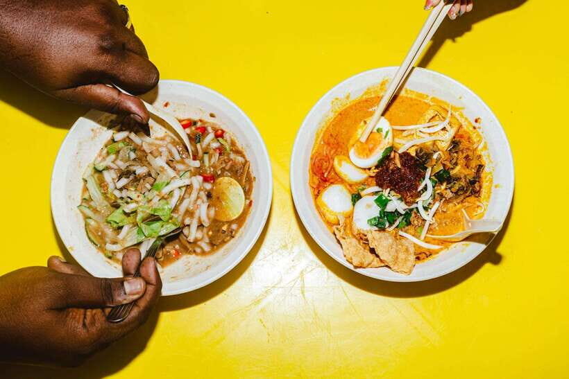 Kuala Lumpur: Sambal Street Food Tour with 15+ Tastings - Market walk: how the tour teaches you what to look for
