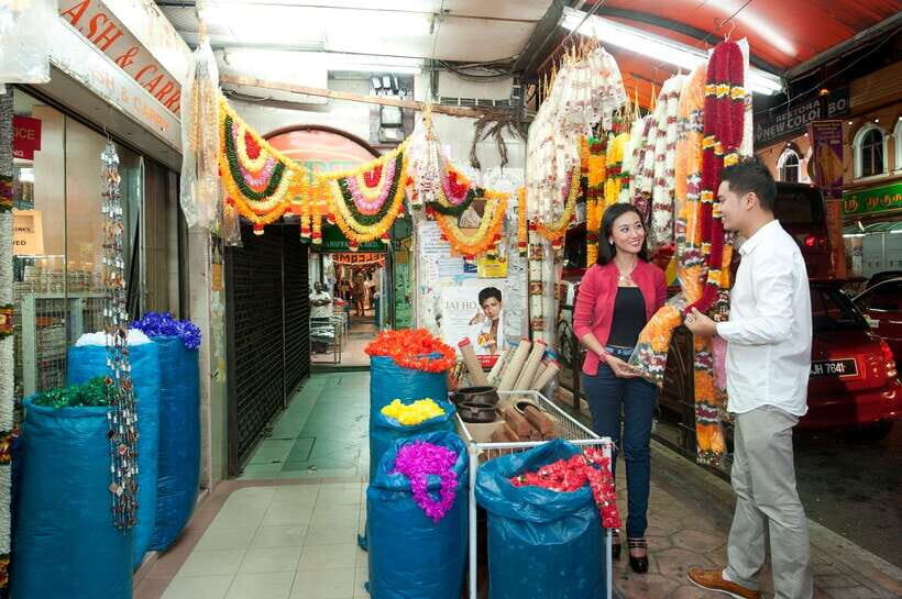 Kuala Lumpur: Street Market Exploration & Shopping Tour - Masjid India on Jalan Masjid India: your last big shopping sweep