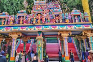 Kuala Lumpur Suburbs Batu Caves Half-Day Tour (SIC/Shared Tour) - The 272 steps experience: monkeys, Lord Murugan, and temple etiquette