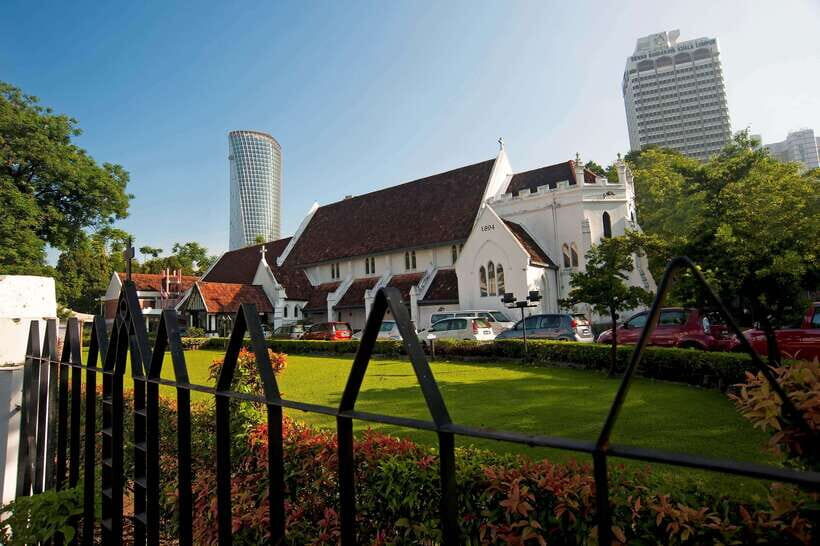 Kuala Lumpur: Temple & Shrine Private Half Day Tour - Thean Hou Temple: Six Tiers, Mazu Devotion, and Garden-Time for Your Eyes