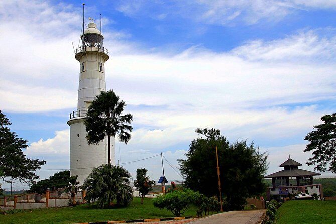 Kuala Selangor Fireflies Tour with Fort Altingsburg & Dinner - Seafood dinner timing: what’s included and how to manage picky taste