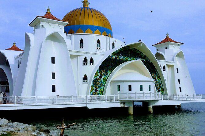 Malacca Day Tour - Dutch Square and Stadhuys: the heart of the Dutch-era look