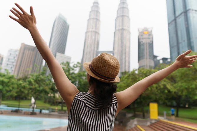 Malaysia: Aquaria KLCC Admission E-Ticket - The 90-Meter Underwater Tunnel: The Moment You’re Paying For