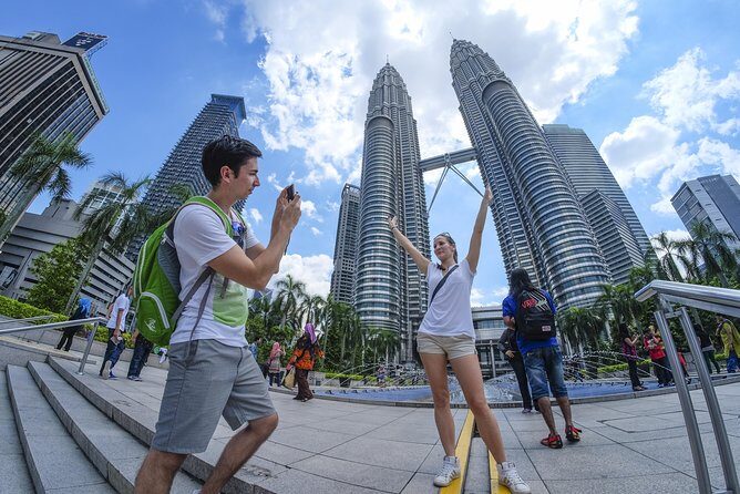 Petronas Twin Towers Admission Tickets (E-Tickets) - Step-by-step: the Skybridge walk and the Observation Deck flow