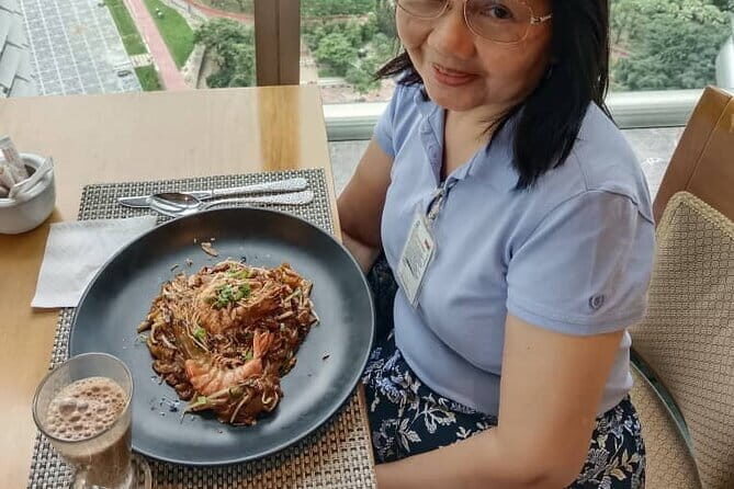 Petronas Twin Towers Special Entrance & Dining With Expert Guide - Getting to KLCC and Finding the Meeting Point Without Stress