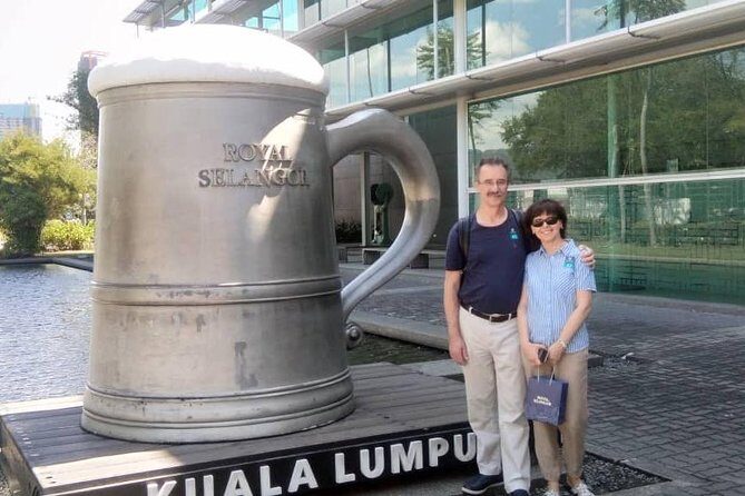Private Full Day Kuala Lumpur City Tour with the Batu Caves - Petronas Twin Towers and Merdeka Square: the classic KL photo run