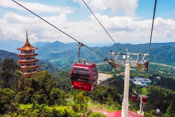 Private Genting Highlands & Batu Caves Trip with Cable Car Ticket - Batu Caves: Limestone Temples, 272 Steps, and Monkey Wisdom