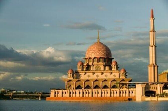 Private Half-Day Putrajaya Tour with Lake Cruise from Kuala Lumpur - Putrajaya: A Planned City That Feels Like a Mood Change From Kuala Lumpur