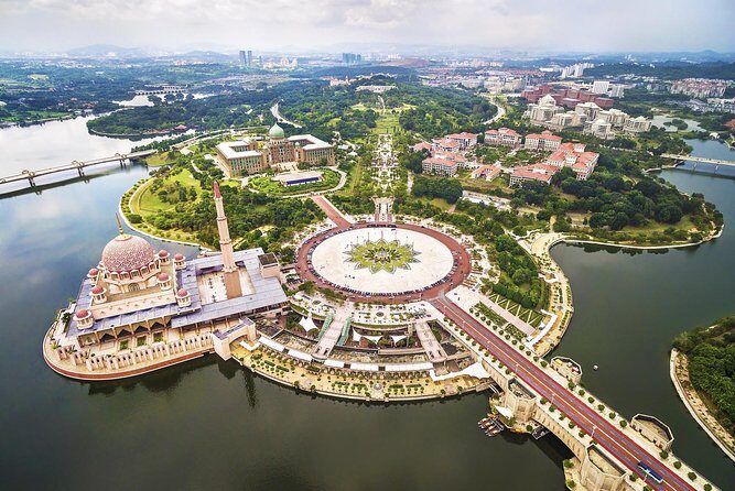 Private Half-Day Putrajaya Tour with Lake Cruise from Kuala Lumpur - Stop 3: Taman Warisan Agricultural Heritage Park and Rubber-Tapping