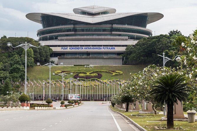 Private Half-Day Putrajaya Tour with Lake Cruise from Kuala Lumpur - Stop 4: Putrajaya Lake Cruise for Views You Can’t Get on Land