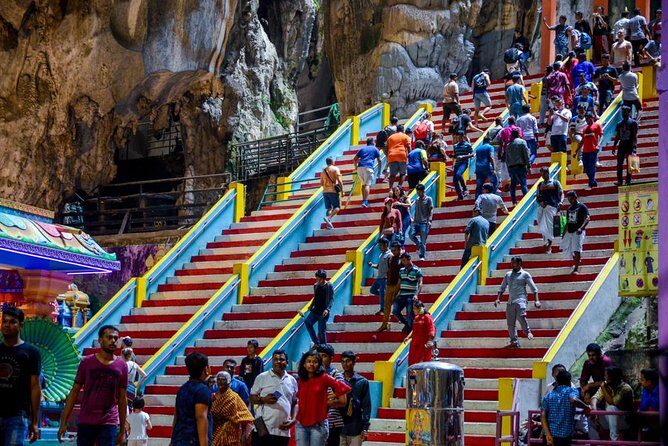 Private Half-Day Temples and Cultural Tour in Kuala Lumpur - Thean Hou Temple: Chinese Buddhist carvings and the Goddess of Heaven