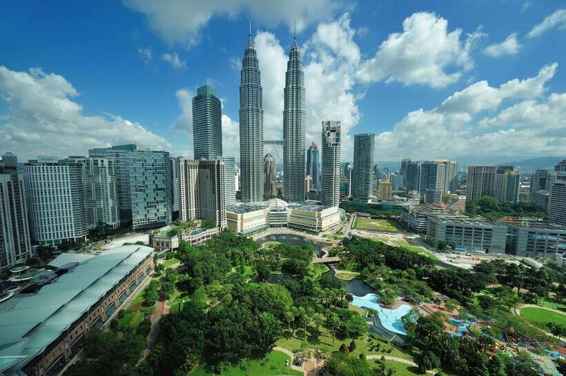 Private Kuala Lumpur and Putrajaya Highlights in One Day - One day that actually connects Kuala Lumpur and Putrajaya