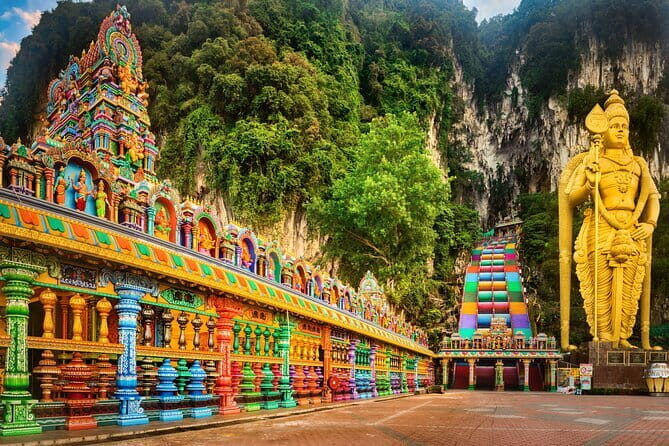 Private Kuala Lumpur City Tour : Petronas Twin Tower & Batu Caves - Petronas Twin Towers: an included ticket and a skyline moment