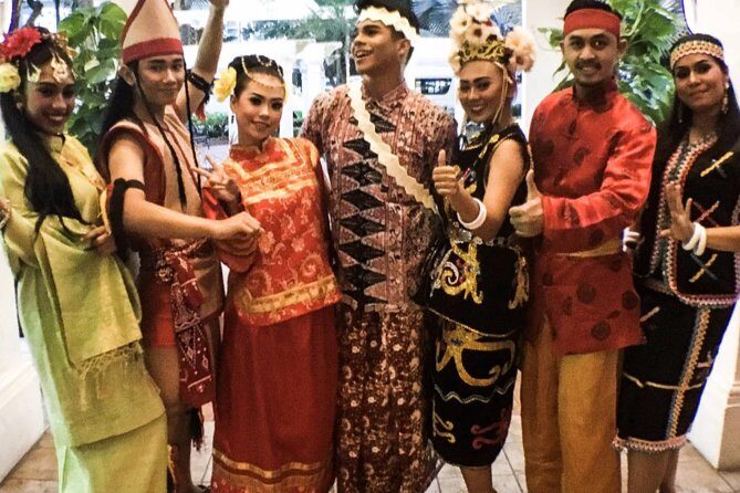 Private Kuala Lumpur City Tour With Petronas Tower & Local Dinner - Dataran Merdeka in 15 minutes: illuminated city views without the time sink