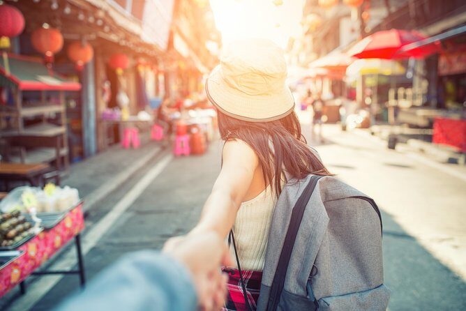Private Kuala Lumpur City Tour With Petronas Tower & Local Dinner - Chinatown at night: shopping lanes, temple sights, and what to do in 60 minutes