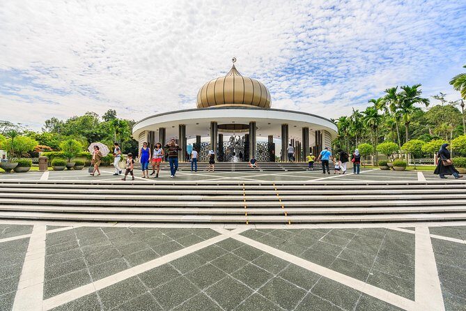 Private Kuala Lumpur Customizable Orientation Full Day Tour - Chinatown and Little India vibe: short strolls, big cultural contrast