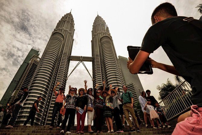 Private Kuala Lumpur Photographic Tour With Petronas Towers & Sky Box K.L Tower - Independence Square and Istana Negara: architectural contrast in one route