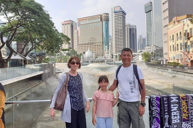 Private Layover Tour from Airport : Best of Kuala Lumpur - Petronas Twin Towers: iconic views without assuming skybridge tickets