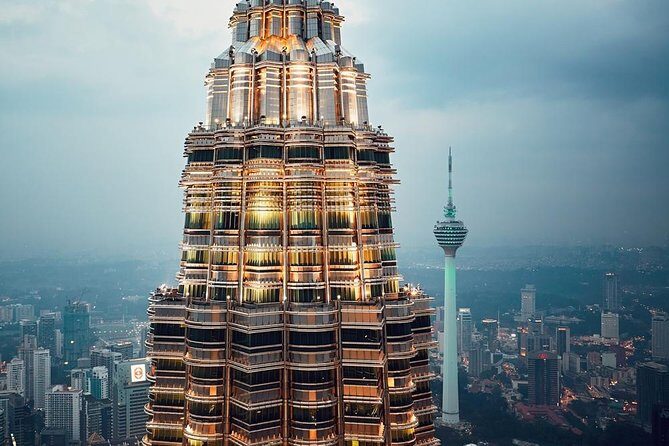 Private Night Tour: Petronas Twin Tower And Shopping - Chinatown night bazaar on Petaling Street: shopping plus temple stops