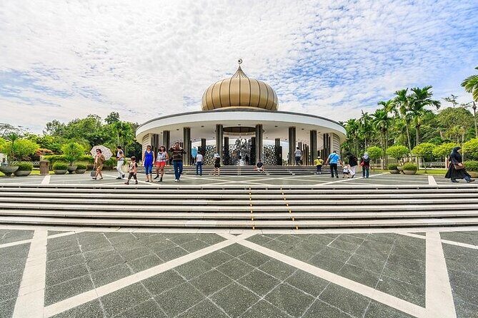 Private Shore Excursion from Klang Port to KL city tour - Istana Negara and the royal context you can’t get from photos