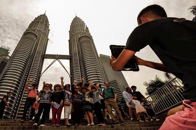 Private Tour: 2 in 1 Kuala Lumpur & Malacca Historical Day Tour - Morning in Kuala Lumpur: Thean Hou Temple and Istana Negara