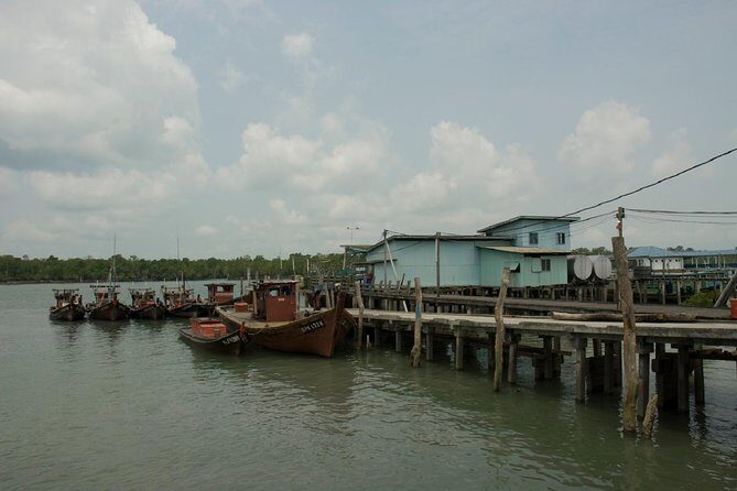 Private Tour: Crab Island Sightseeing Boat Ride and Seafood Lunch - Should you book this Crab Island and Kuala Lumpur private tour?
