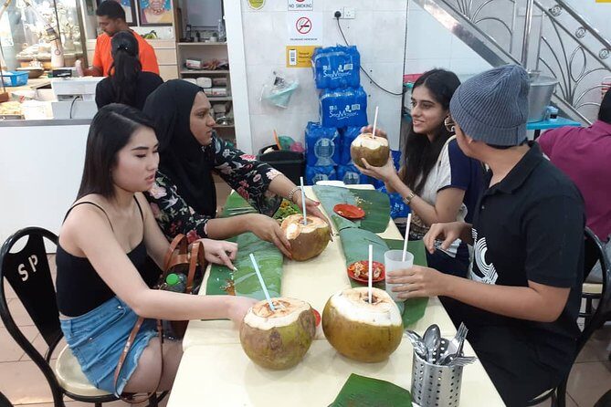 Private Tour : "Lepak-Lepak" at Local Night Market & Mamak Stall - Stop 1 at Jalan Alor: Pasar Malam Energy, Shopping, and Bargaining